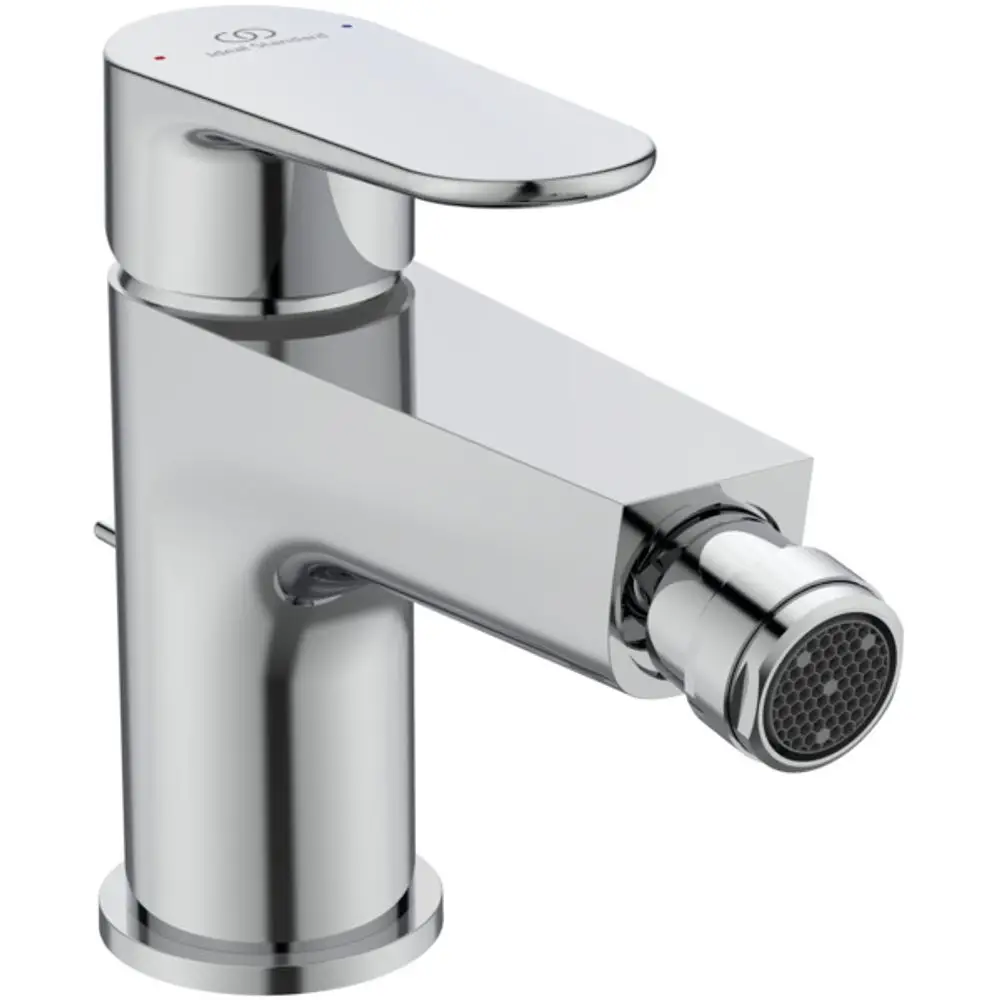 Bidetarmatur von Ideal Standard aus Chrom, mit einem schlichten Design und einer leicht erreichbaren Bedienungsoberfläche. Der Wasserstrahl wird durch einen Auslauf reguliert.